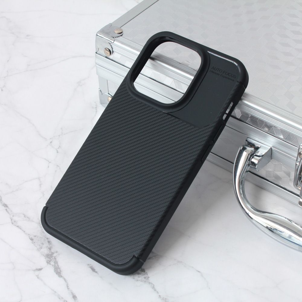 Maska za Apple iPhone 15 Pro — Defender Carbon, crna