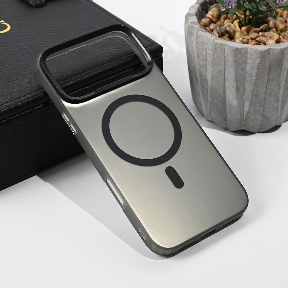 Maska za Apple iPhone 17 Pro Max — Magsafe Clear, crna